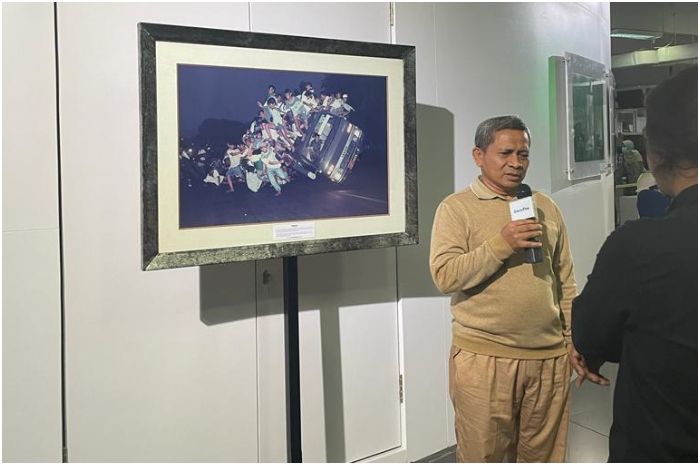 Potret sosok Sholihuddin bersama karya ikoniknya