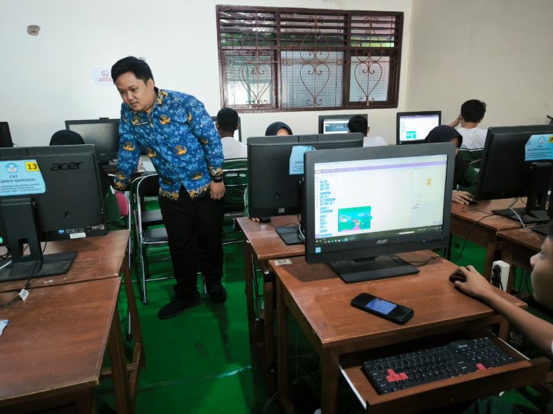 HARUS CERMAT: Siswa SMAN 3 Mojokerto mengikuti bimbingan intensif persiapan TKA bersama guru BK, Senin (29/9) lalu.