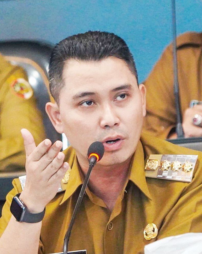 Muhammad Albarraa  Bupati Mojokerto