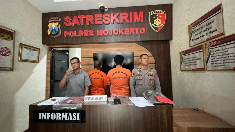 MERESAHKAN: Iman Dwi Christianto diringkus petugas Satreskrim Polres Mojokerto usai kedapatan membawa sebilah celurit pada Mei lalu.