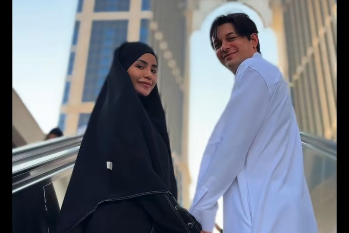 Andrew Andika Umumkan Pernikahan Kedua dengan Violentina Kaif saat Umrah, Momen Romantis di Mekkah
