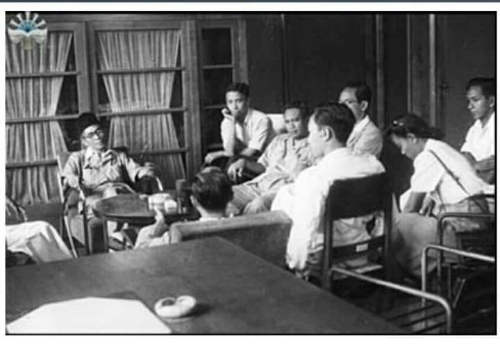 TOKOH PERJUANGAN: dr Soekandar saat dipanggil menghadap Presiden Soekarno di Yogyakarta ketika menjabat sebagai Bupati Mojokerto.