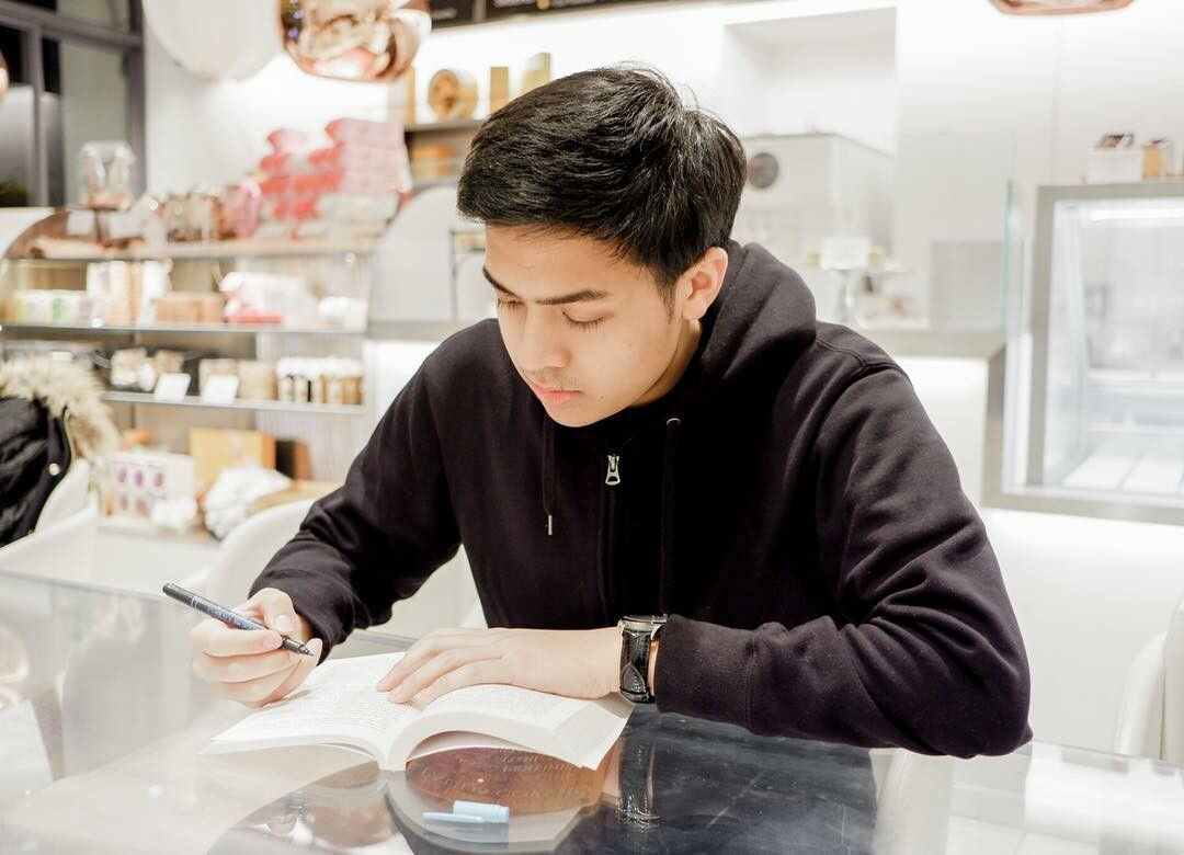 Jerome Polin Batalkan Semua Jadwal, Dampingi Ayah yang Sedang Kritis