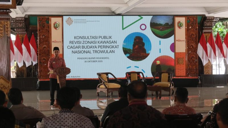PELESTARIAN BUDAYA: Bupati Mojokerto Muhammad Albarraa menyatakan komitmennya dalam mendukung pelestarian KCB di Trowulan melalui kebijakan pembangunan yang berwawasan budaya.