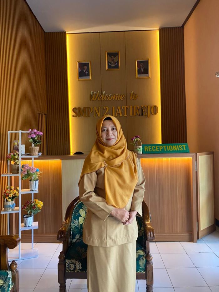 Anik Sri Wahyuni, SMPN 2 Jatirejo