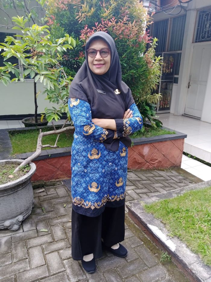 Sunarsih, S.Pd, SMAN 1 Gondang