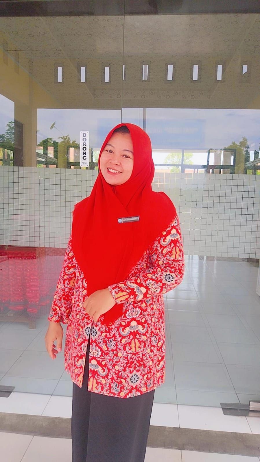 Anita Khurniawati, S.S, SMPN 2 Kemlagi