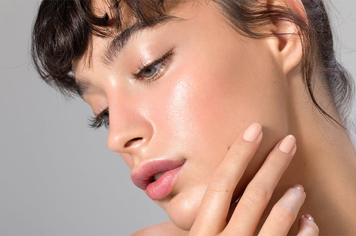 Marinated make up  merupakan teknik merias wajah yang menawarkan hasil akhir tampak alami, menyatu dengan kulit, dan lebih tahan lama. Sumber foto: Google