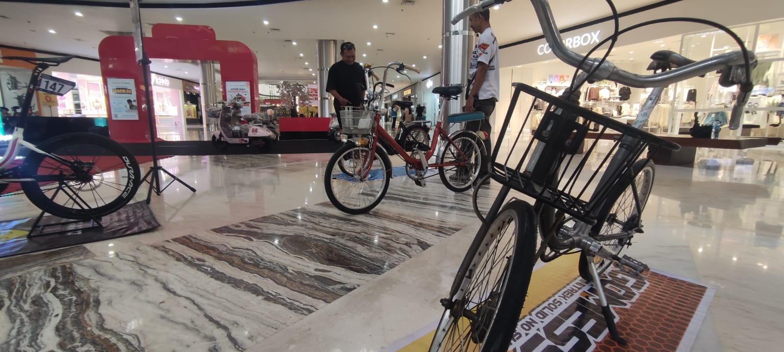 Pameran Nasional Minitrek Minion di Grand Atrium Sunrise Mall Kota Mojokerto, Jumat (14/11). Agenda pameran ini berlangsung dua hari, mulai 14&ndash;15 November 2025.