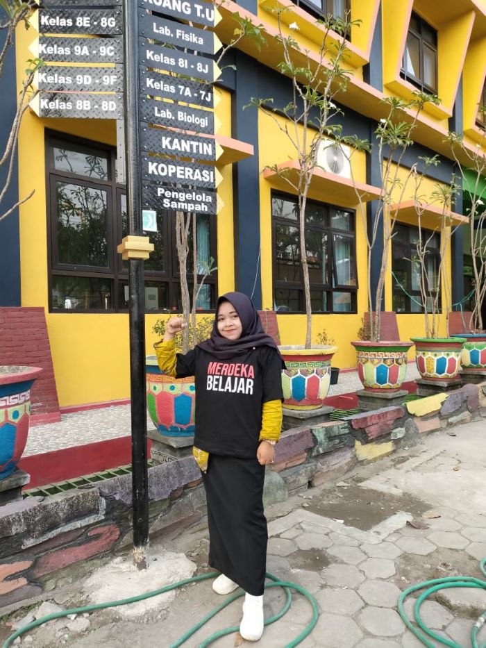 Lia Wahyu Andika, S.Pd, SMPN 2 Trowulan