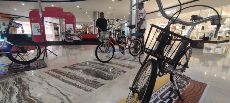 UNIK: Pameran Nasional Minitrek Minion di Grand Atrium Sunrise Mall Kota Mojokerto, Jumat (14/11). Agenda pameran ini berlangsung dua hari, mulai 14-15 November 2025.