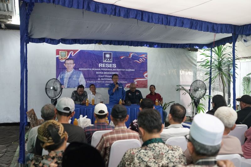 SERAP ASPIRASI: Anggota DPRD Kota Mojokerto H. Suyono, ST, saat melakukan reses III masa sidang tahun 2025 di Dapil Magersari.