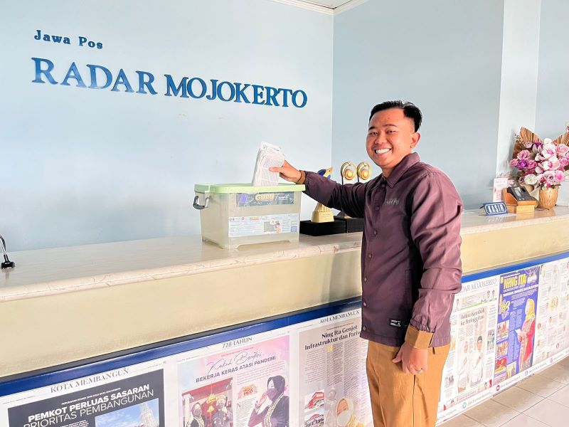 ANTUSIASME: Nominator dari SMP Trans Sains Nuris memasukkan balot sebagai polling dukungan guru favorit dari pembaca, kemarin (17/11).