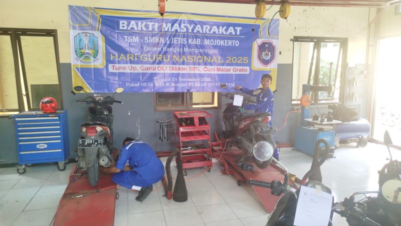 PENGABDIAN: Pelaksanaan Bakti SMKN 1 Jetis diisi dengan kegiatan workshop dan pelatihan serta jasa perbaikan mesin kendaraan secara terbuka bagi masyarakat.