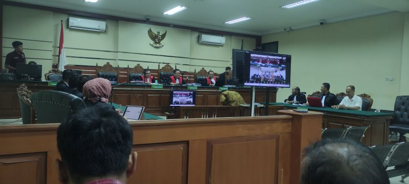 KESAKSIAN AHLI: Sidang lanjutan perkara korupsi kapal TBM di Pengadilan Tipikor Surabaya menghadirkan saksi ahli yang meringankan terdakwa Zantos Sebaya, kemarin (25/11).