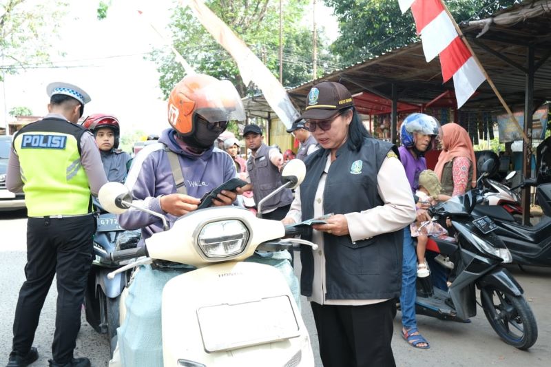 OPERASI GABUNGAN: Bapenda Kabupaten Mojokerto gelar operasi gabungan, mengajak masyarakat tertib pajak.