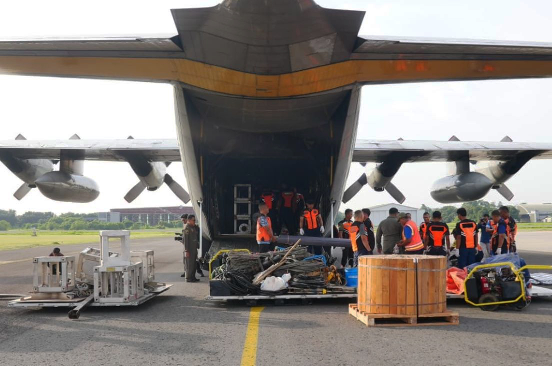 TNI mengerahkan 4000 personel dan mengirim bantuan logistik ke tiga provinsi terdampak bencana.
