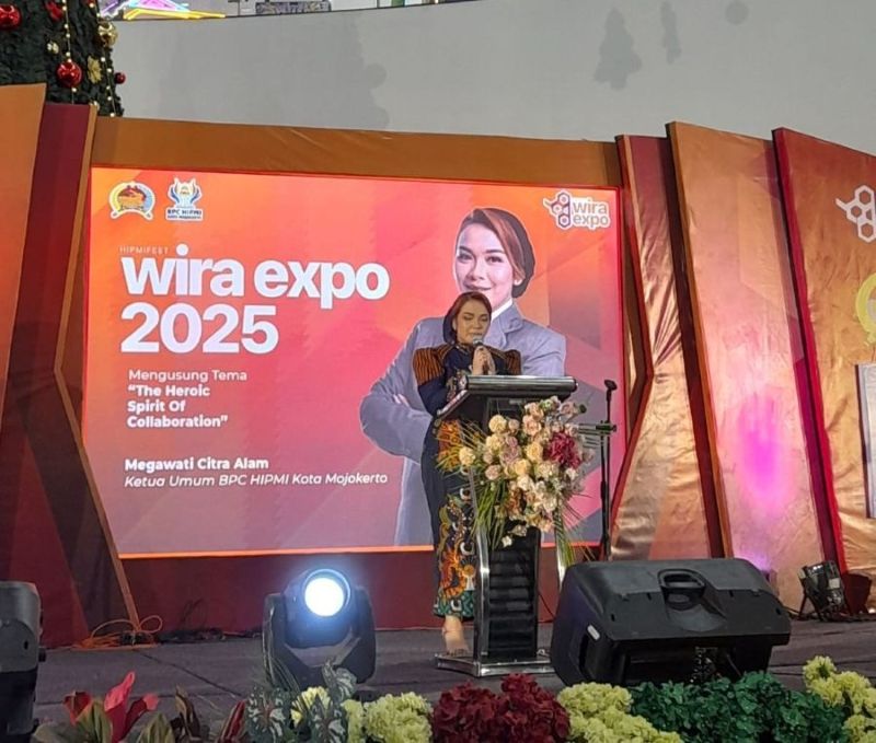 SAMBUTAN: Ketua HIPMI Kota Mojokerto, Megawati Citra Alam menyampaikan sambutan pembukaan HIPMI Fest Wira Expo 2025.