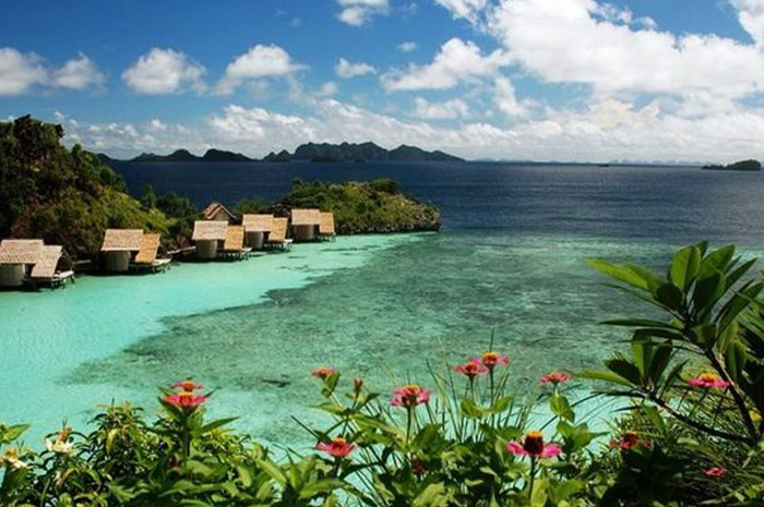 Karimunjawa merupakan salah satu destinasi tropis paling menawan di Indonesia, terkenal dengan laut biru jernih dan suasana pulau yang tenang. sumber foto: pinterets