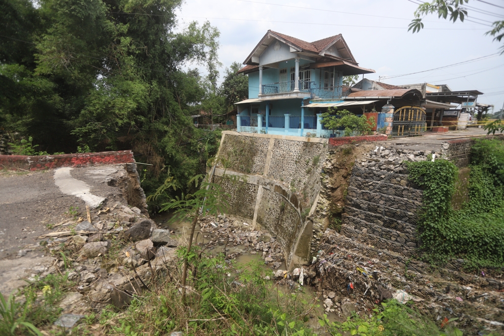 Jambatan Wonodadi, Kecamatan Kutorejo, Kabupaten Mojokerto