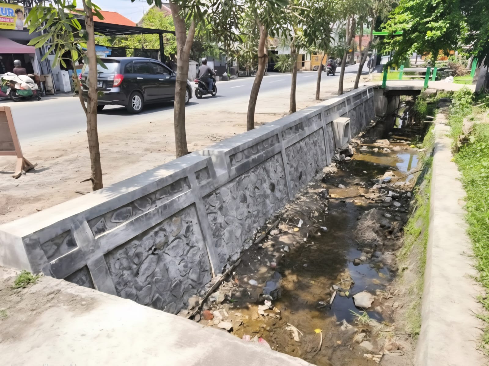 BERMANFAAT: Dinas PUPR Kabupaten Mojokerto tuntaskan pengerjaan pembangunan buang air kotor sistem drainase perkotaan di Desa Kupang, Kecamatan Jetis.