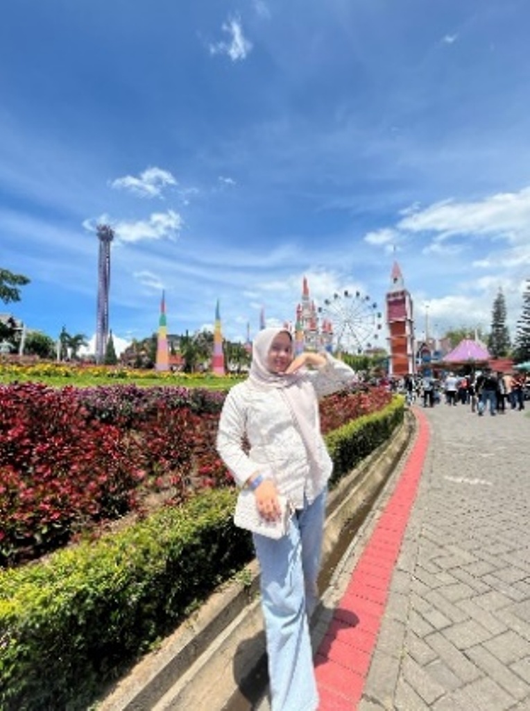 Ellyvina Dwi F, Mahasiswa Manajemen Universitas Muhammadiyah Malang