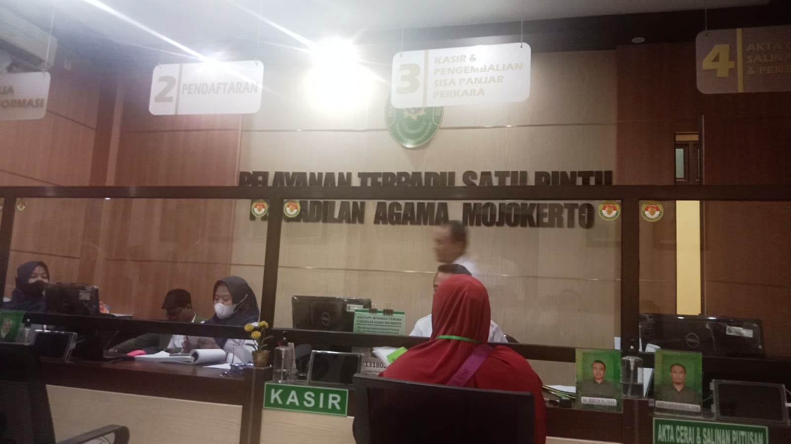 PILIH BERPISAH: Perceraian salah satu kepala puskesmas di Kabupaten Mojokerto kini sedang bergulir di Pengadilan Agama (PA) Mojokerto.