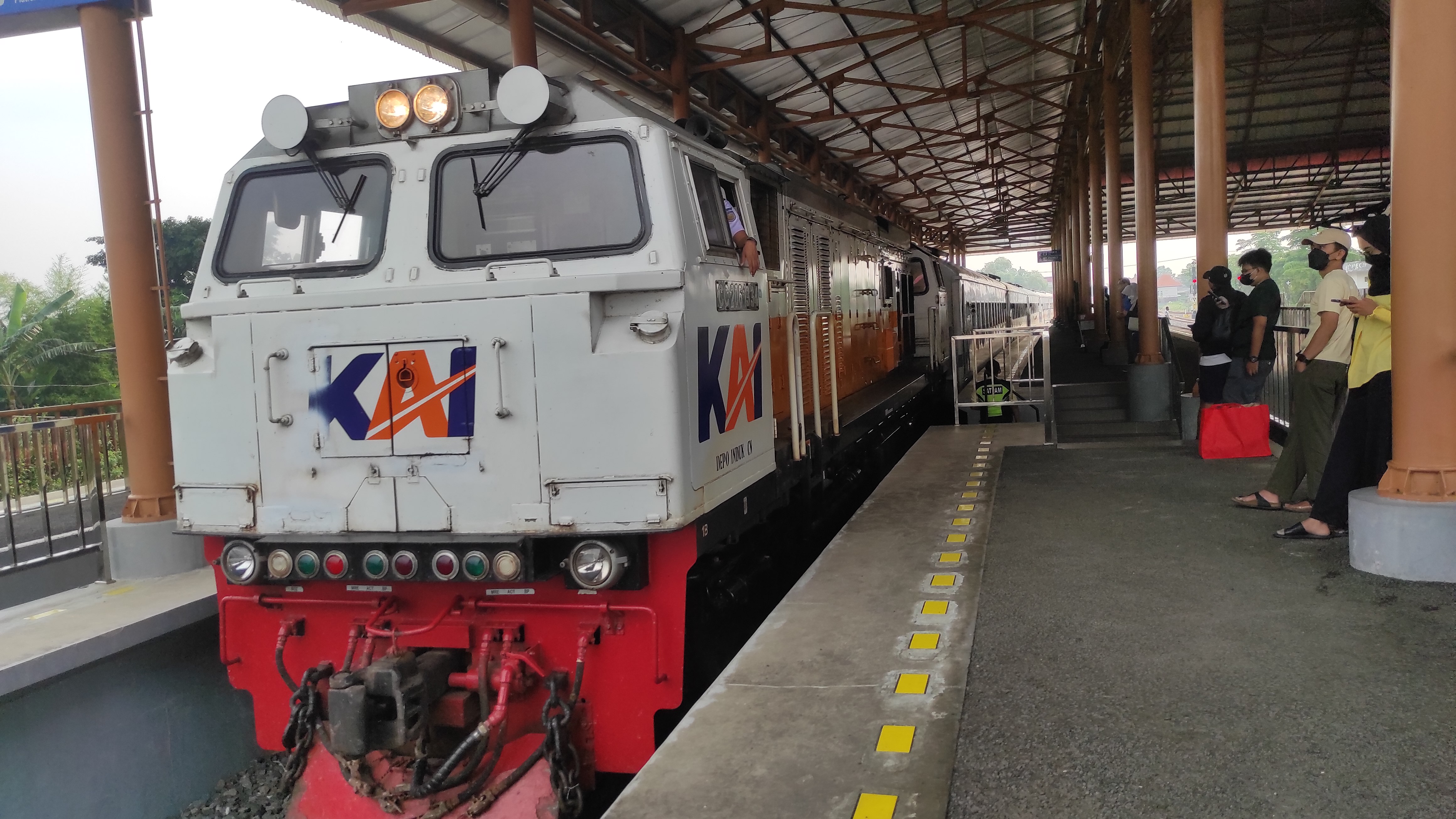 HADAPI LONJAKAN: Penumpang kereta api di Stasiun Mojokerto bakal mengalami peningkatan selama masa libur Nataru.