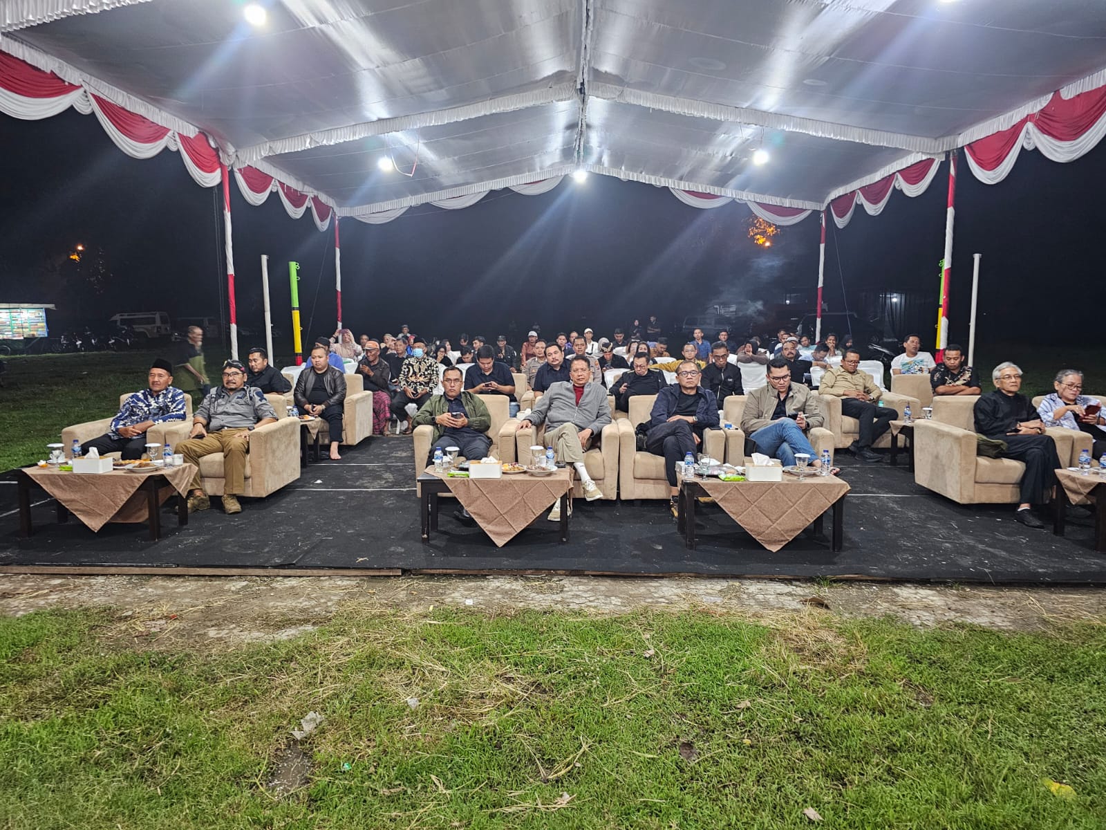 Pentas wayang kulit ini kerja bareng  Pemdes Klinterejo dengan Kejari Kabupaten Mojokerto yang dihadiri Kajari Kabupaten Mojokerto Fauzi, serta Kepala Badan Pemulihan Aset Kejaksaan RI Kuntadi.