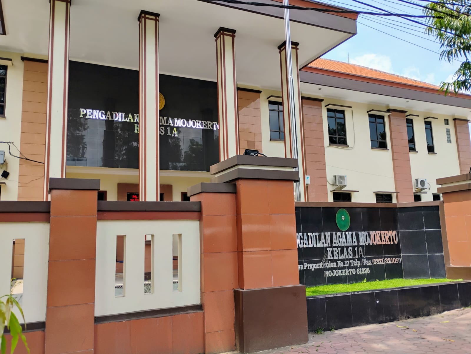 Kantor Pengadilan Agama Mojokerto di Jalan Surodinawan, Kota Mojokerto.