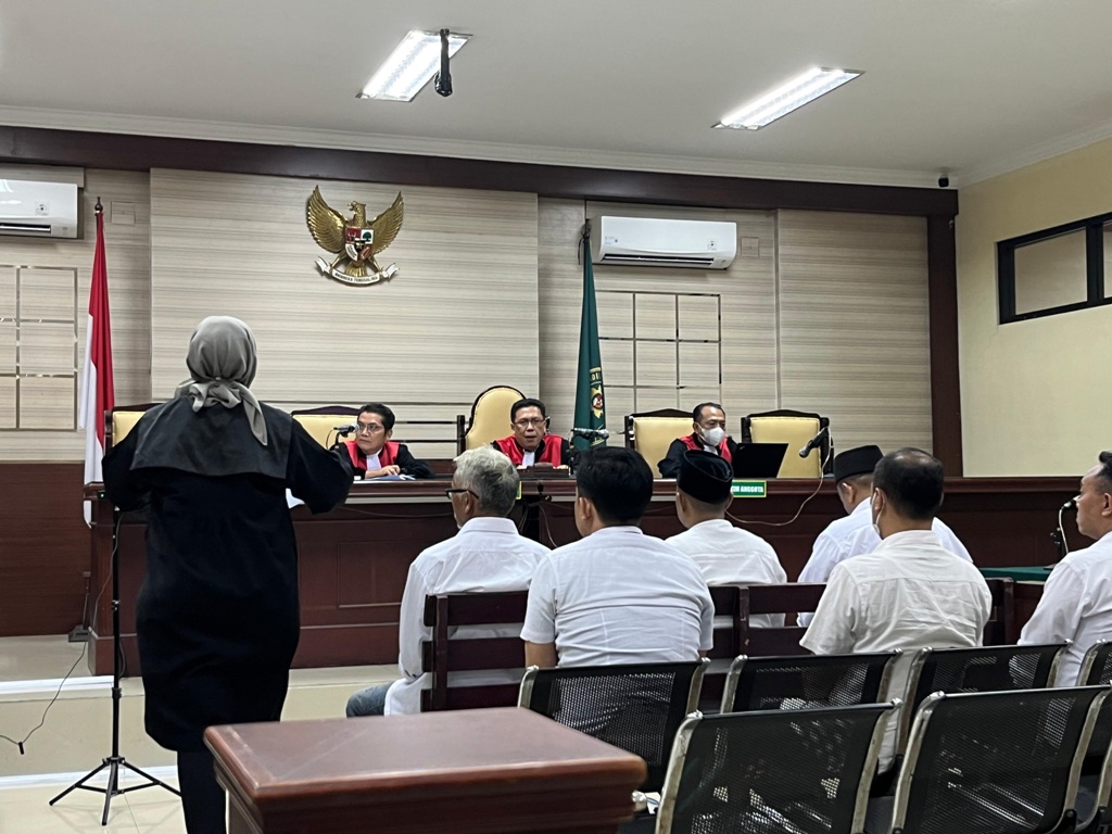 REPLIK: JPU Kejari Kota Mojokerto membacakan jawaban atas pleidoi terdakwa korupsi kapal TBM Kota Mojokerto pada sidang lanjutan di Pengadilan Negeri Tipikor Surabaya di Sidoarjo, kemarin (12/12).