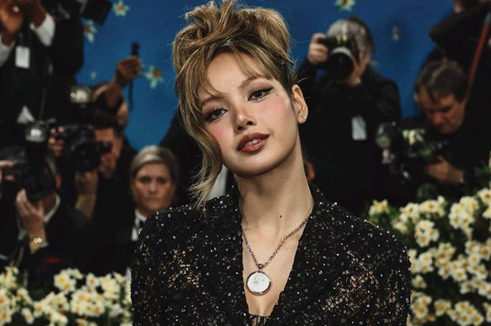 Solois sekaligus anggota grup K-pop BLACKPINK, Lalisa &ldquo;Lisa&rdquo; Manobal, kembali menorehkan pencapaian gemilang di level global. sumber foto: pinterest