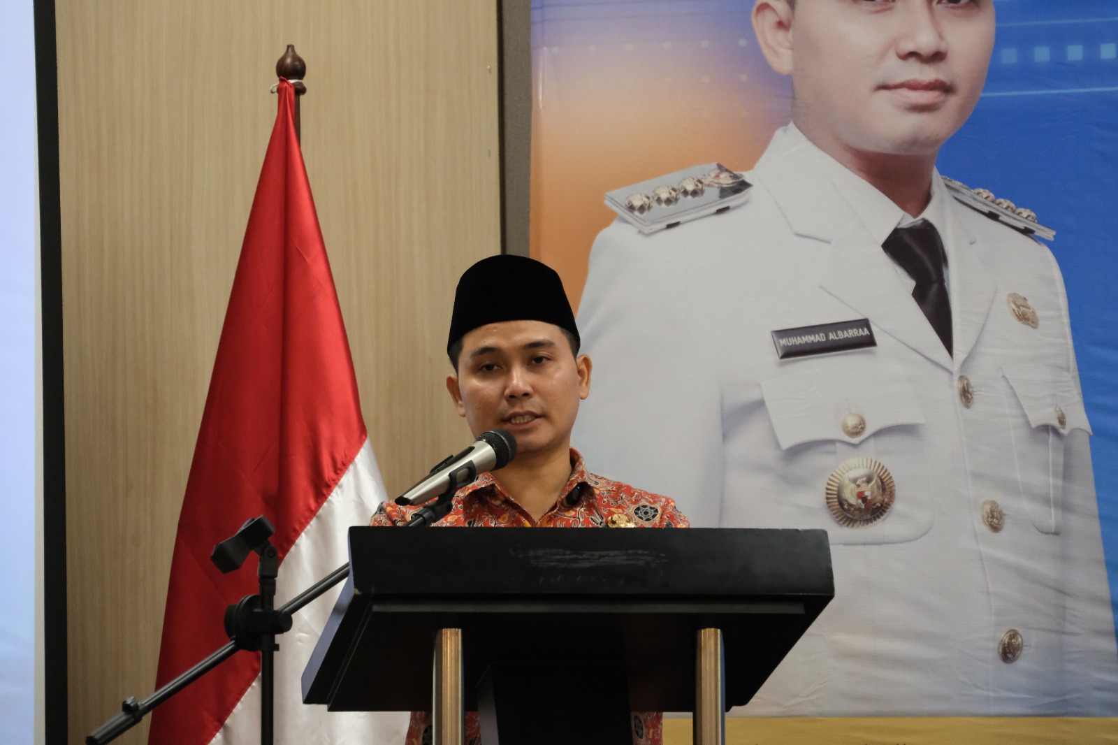 Bupati Muhammad Albarraa memberikan arahan