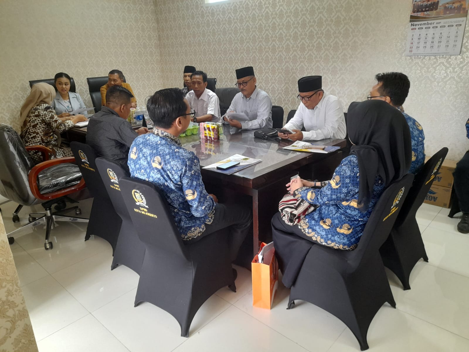 TERTUTUP: RDP antara DPRD Kota Mojokerto dengan tiga kepala OPD pemkot di ruang Komisi I DPRD Kota Mojokerto, kemarin (19/12).