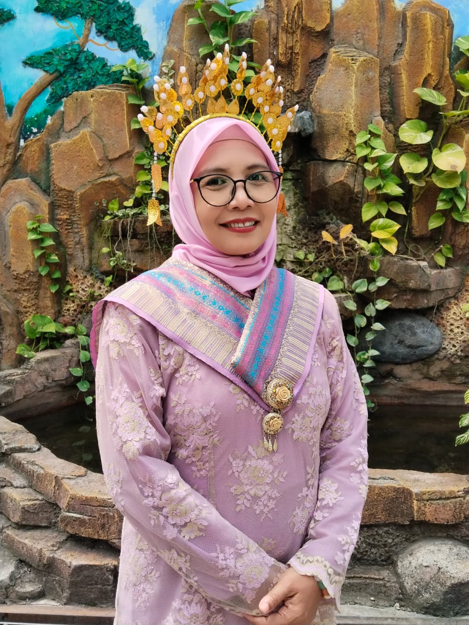 Suriani Hillal, S.Pd, Guru BK SMPN 1 Sooko peraih Juara I Guru Favorit Jawa Pos Radar Mojokerto Tahun 2025