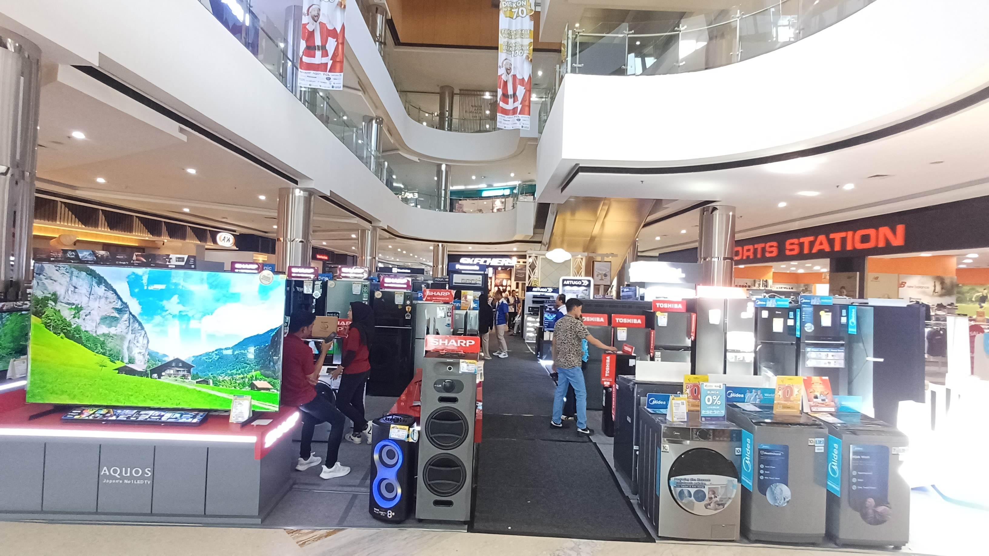 LENGKAP: Beragam produk elektronik dan furnitur dipamerkan hingga akhir Desember 2025.
