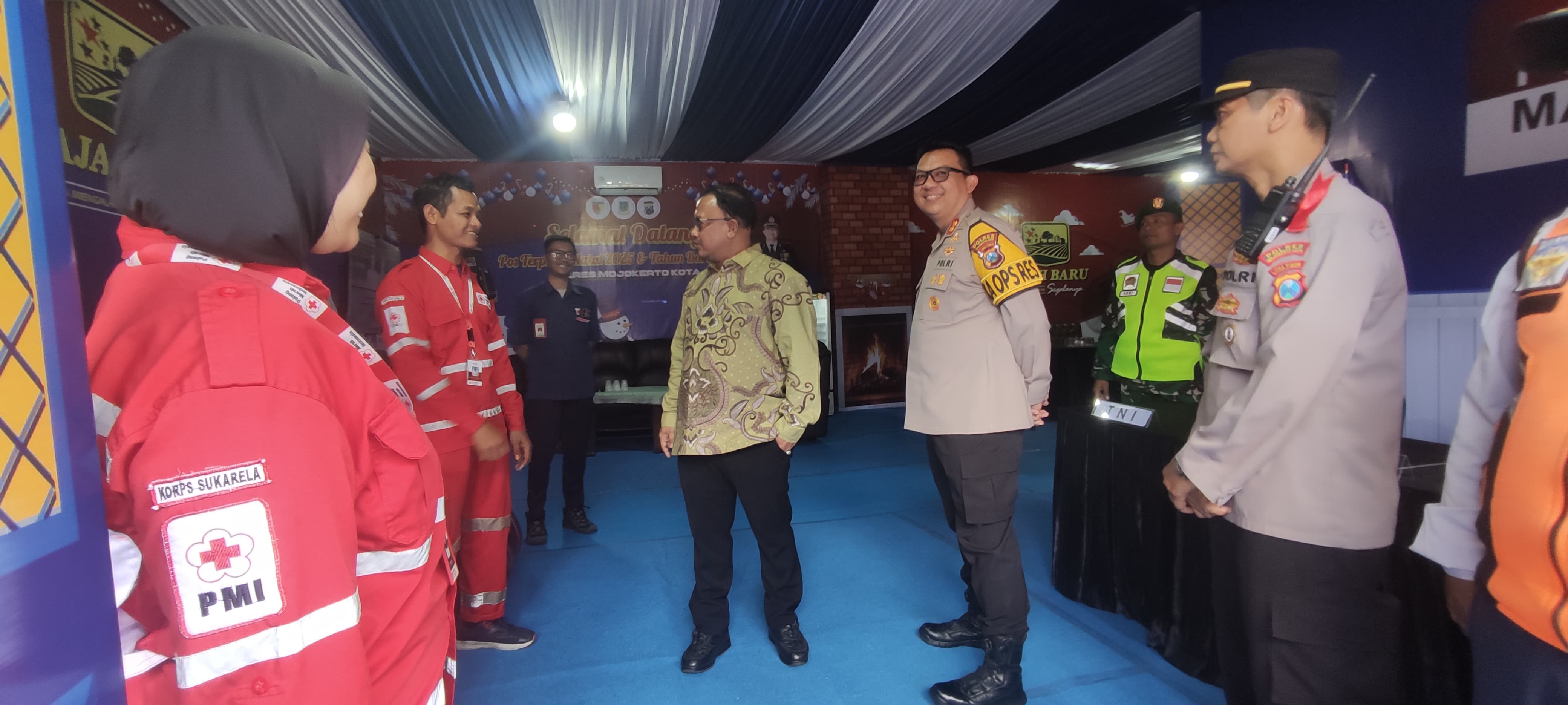 VISITASI: Monitoring Kompolnas di Pos Terpadu kawasan Alun-Alun Kota Mojokerto.