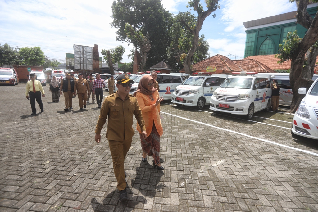 Bupati Mojokerto Muhammad Albarraa dan Kadinkes Dyan Anggraini