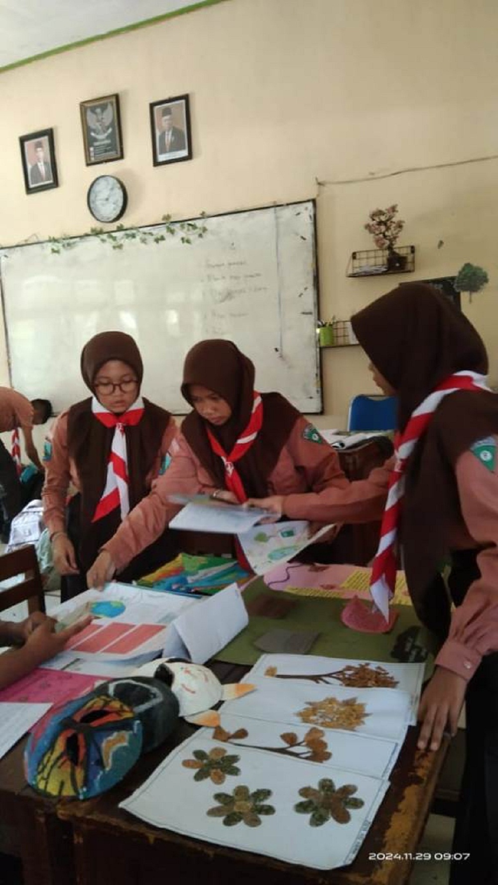 MASIH BURAM: Pelaksanaan kegiatan pembelajaran di SMPN 1 Sooko beberapa waktu lalu. Hingga akhir tahun ini, Dispendik Kabupaten Mojokerto masih menanti regulasi terkait penerapan TKA bagi jenjang SD d