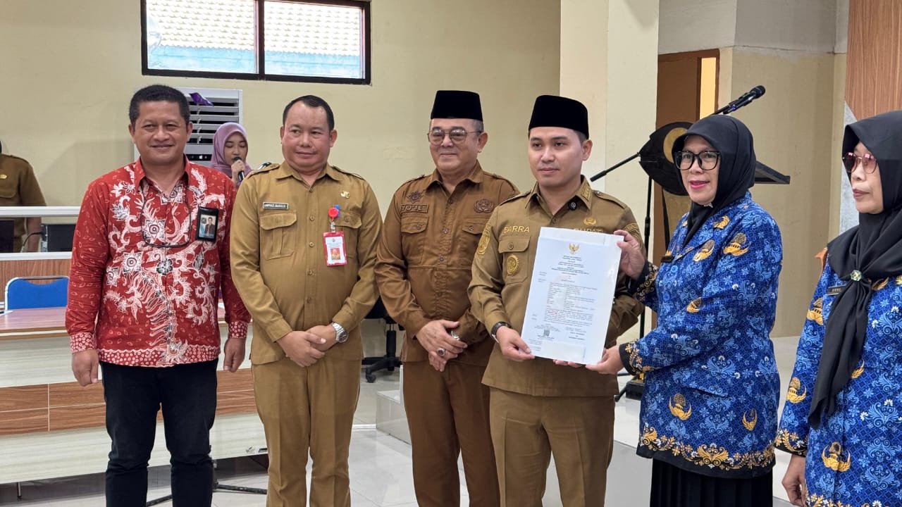 AMANAH: Puluhan guru PPPK di lingkungan Dinas Pendidikan Kabupaten Mojokerto semringah pasca mendapat perpanjangan kerja lima tahun.
