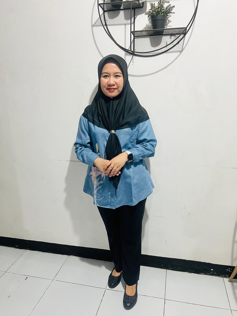 Inna Rahmatul Ummah, S. Pd, M. Pd, guru SMPN 2 Gedeg