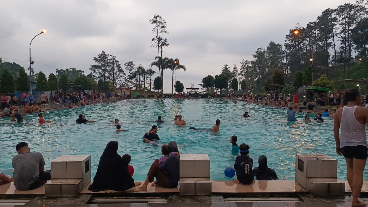 Pemda dibuat berang dengan kebijakan PT Palawi atas pengelolaan hutan di Desa Padusan, Kecamatan Pacet.