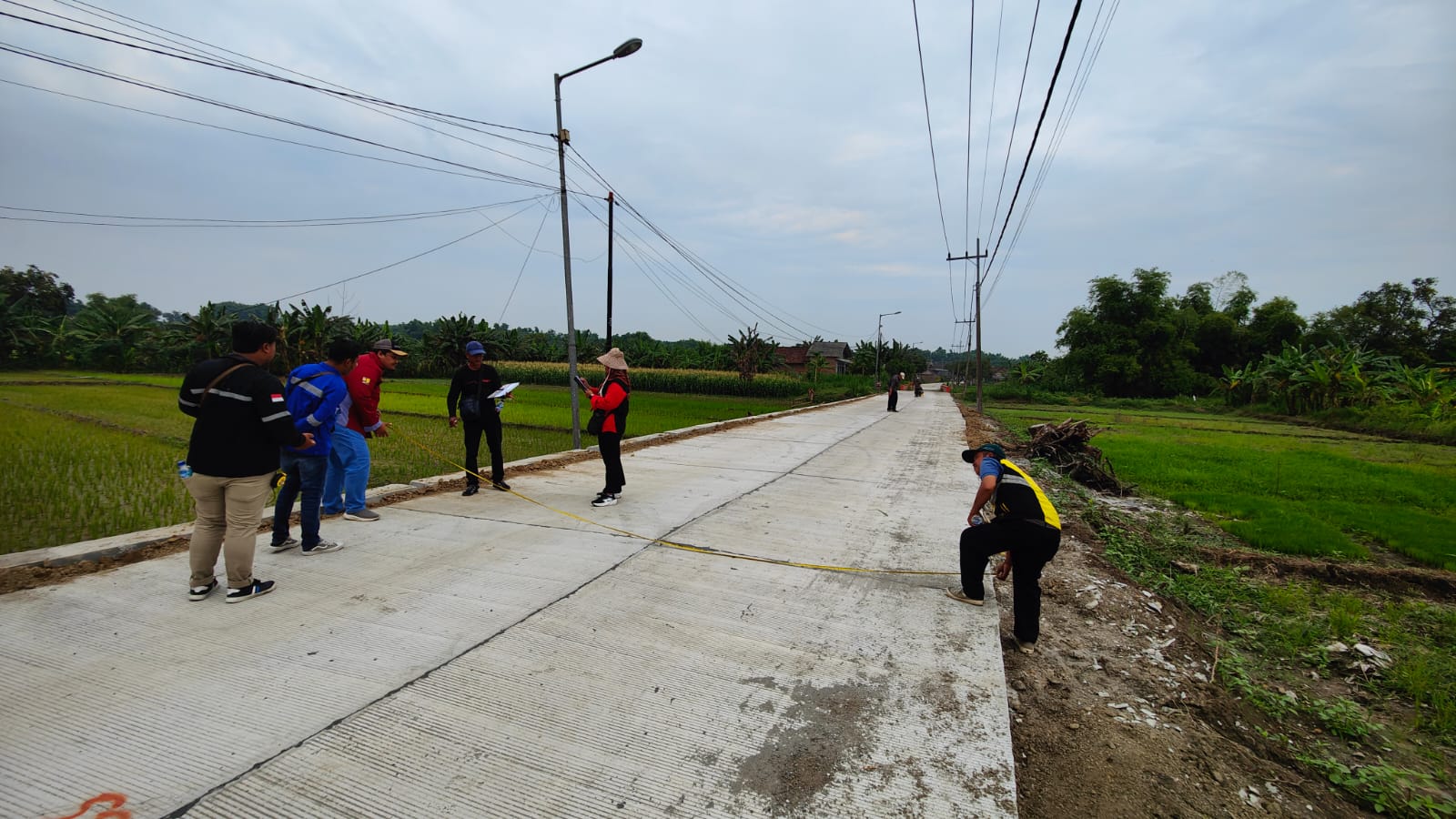 KEMBALI JADI PRIORITAS: Ruas jalan Jalan Parengan-Lakardowo, Kecamatan Jetis yang menjadi salah satu prioritas pada TA 2025, tahun ini pembangunannya kembali dilanjutkan dengan pagu Rp 4,8 miliar.