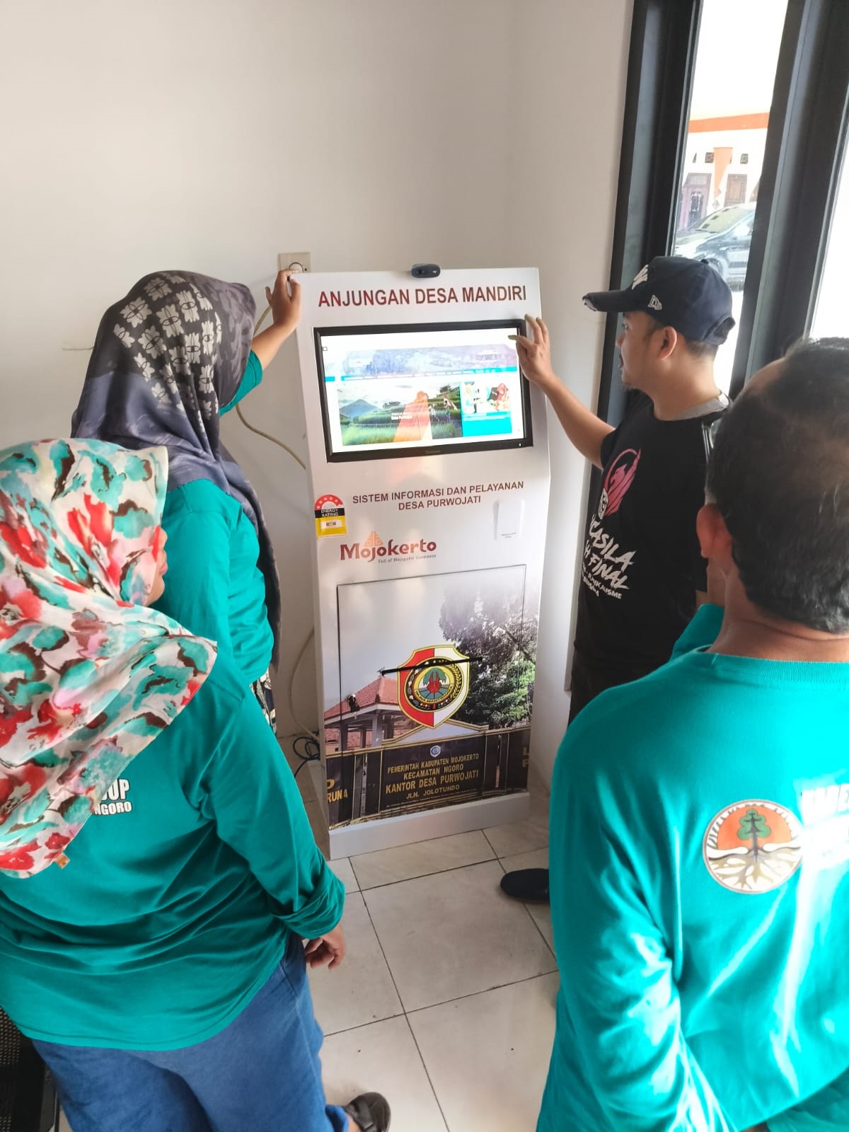 OTOMATIS: Pemdes Purwojati meluncurkan layanan administrasi berbasis digital bertajuk Anjungan Desa Mandiri, Agustus tahun lalu.