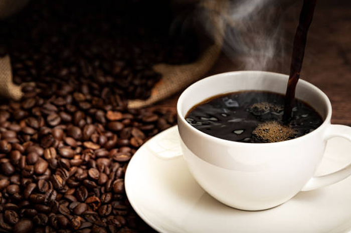 Minum kopi setiap pagi bisa bikin melek dan fokus, asal tahu batasannya.