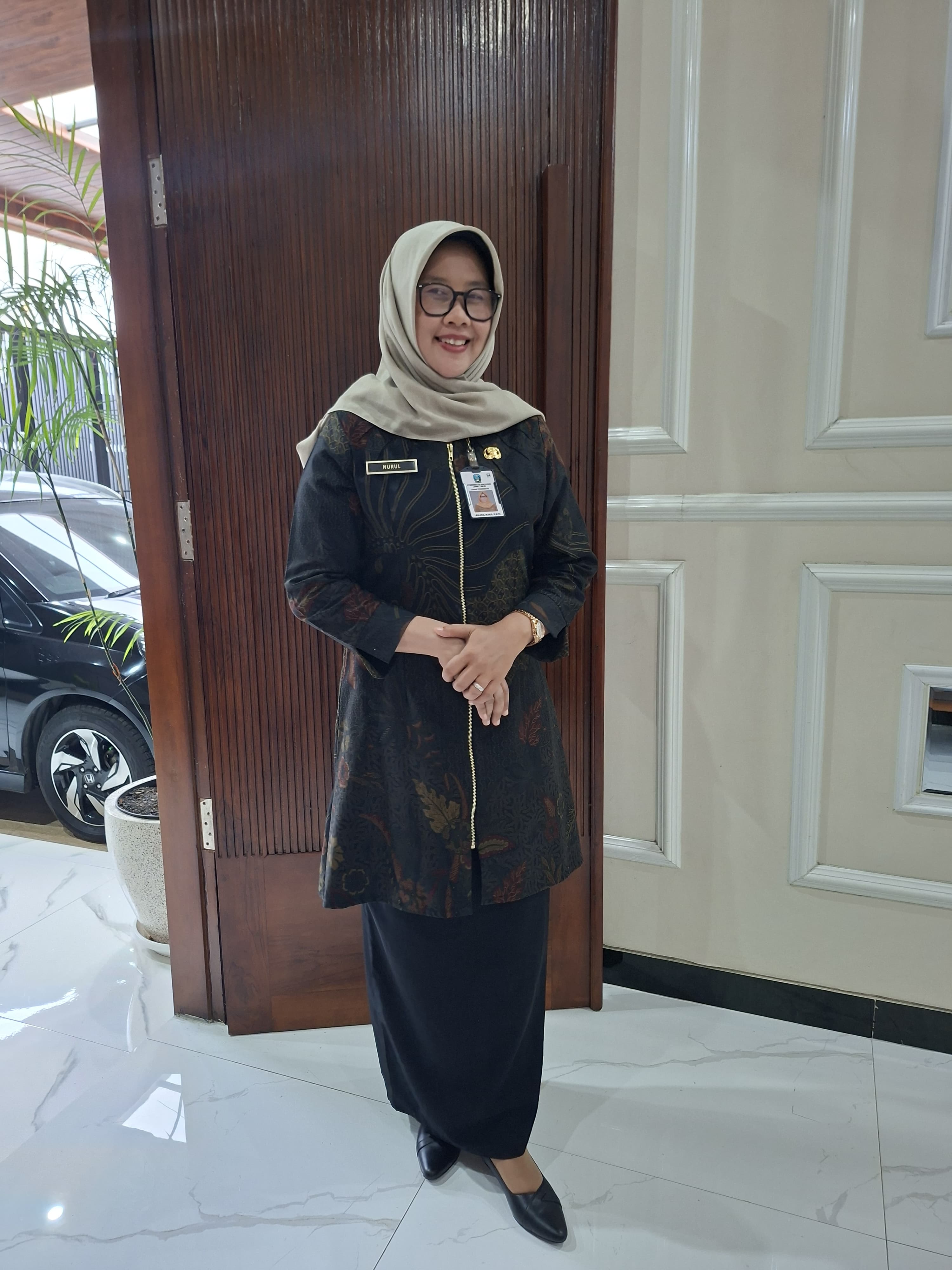 Lailatul Nurul Khasanah, M.Pd,  SMAN 1 Mojosari