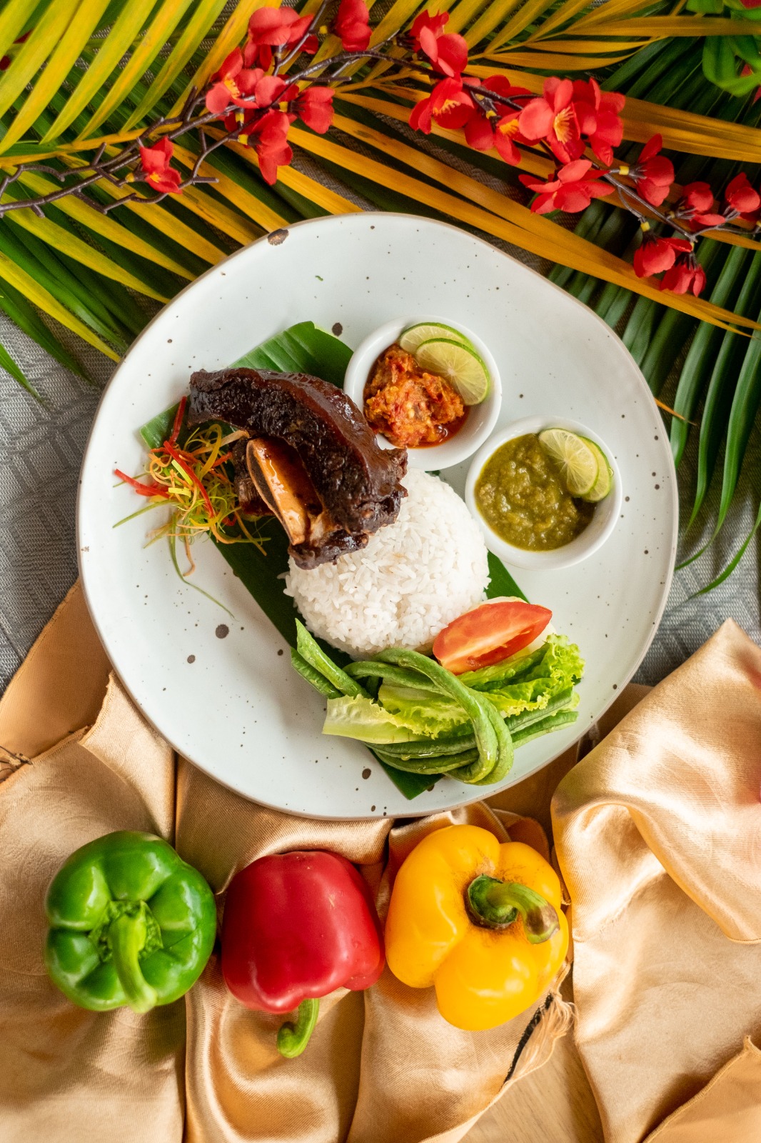 MENU SPESIAL:&nbsp; Iga penyet khas Nusantara bisa Anda nikmati di Topaz Sky Lounge, Sunrise Hotel Mojokerto.