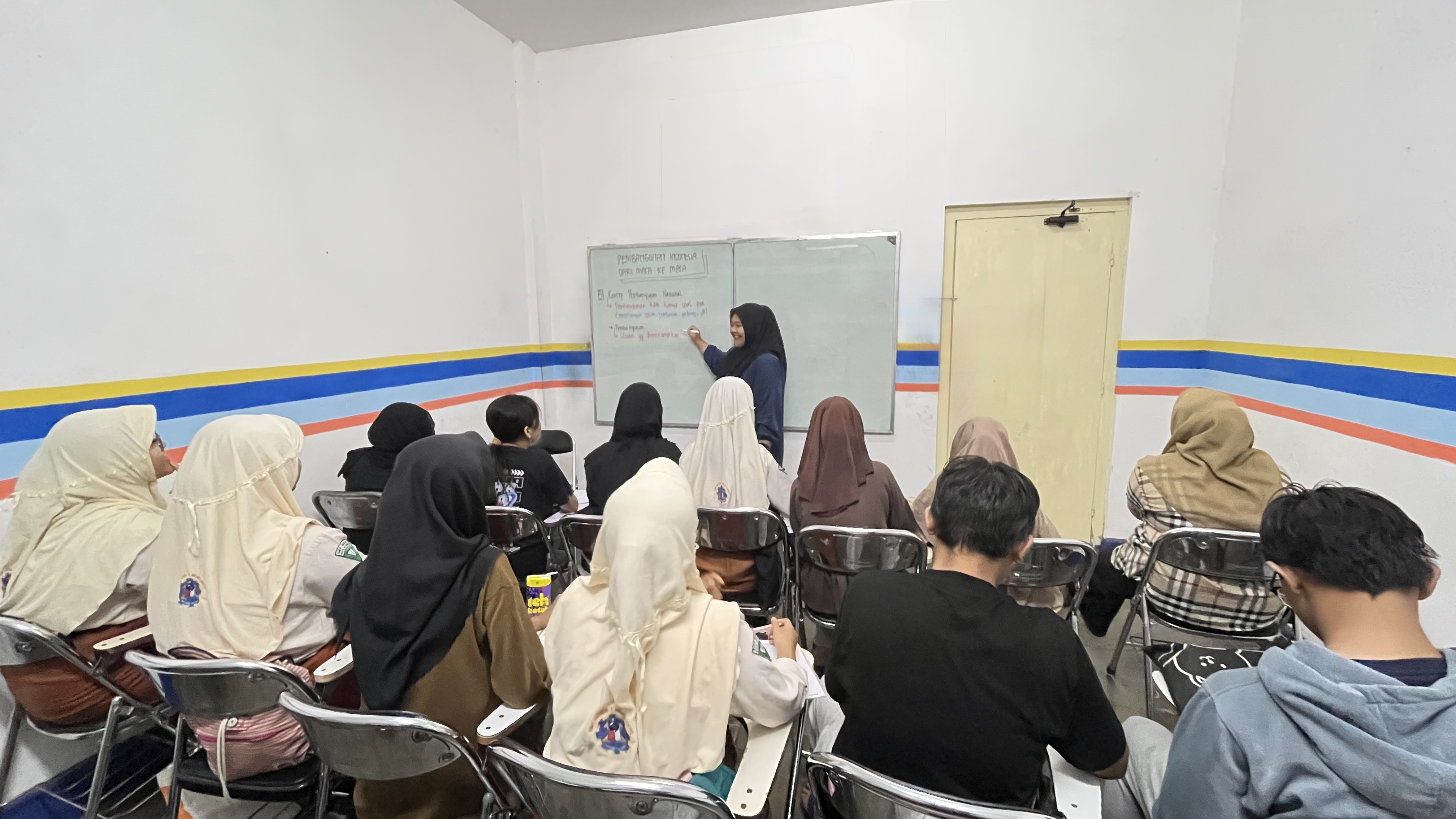 Bimbel Himalaya di Jalan Trunojoyo Nomor 14, Kecamatan Magersari, Kota Mojokerto dan Jalan Ir. Juanda Nomor 92 Kepanjen, Jombang