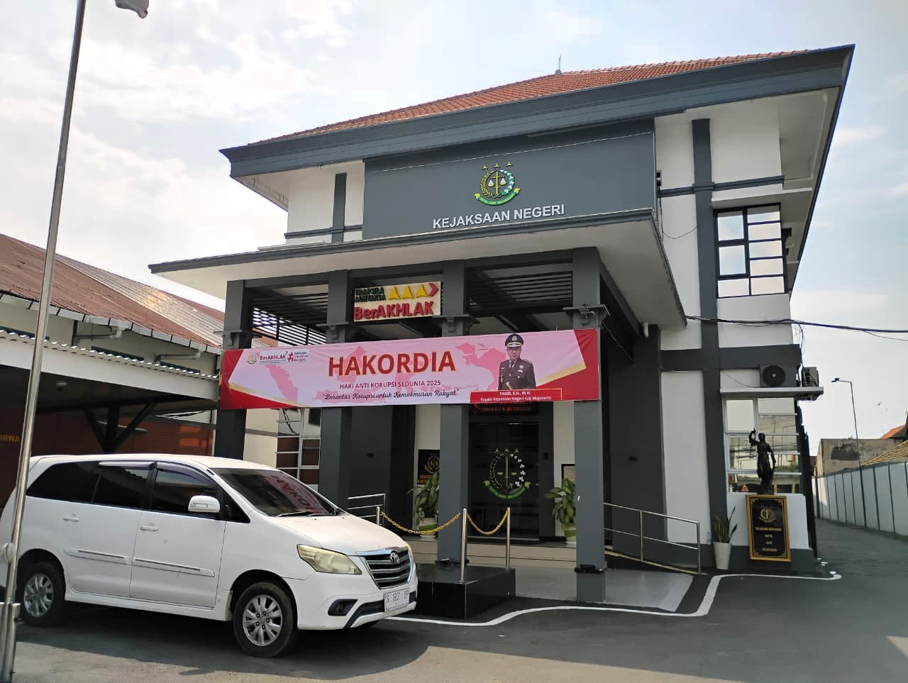 PENYIDIKAN: Kejari Kabupaten Mojokerto terus memproses kasus dugaan korupsi dana hibah KONI senilai Rp 10 miliar.  