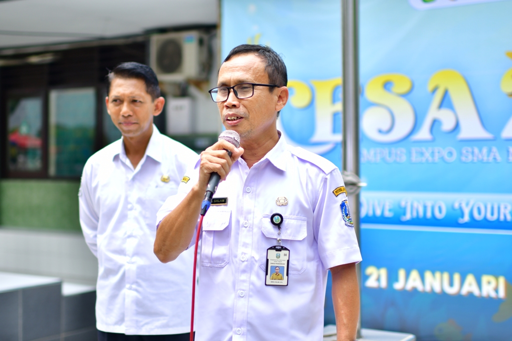 EDUKASI: Kepala SMAN 2 Mojokerto Abdul Salam membuka kegiatan CESA 2026 yang diikuti ribuan siswa, Rabu (21/2).